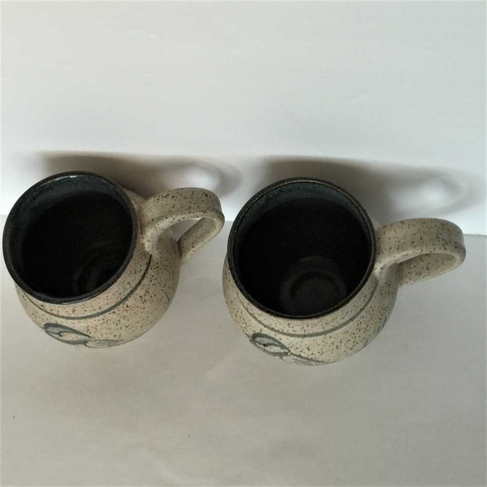 2 Susan Boyce Pottery Coffee Mugs 16 Oz - Picture 2 of 8